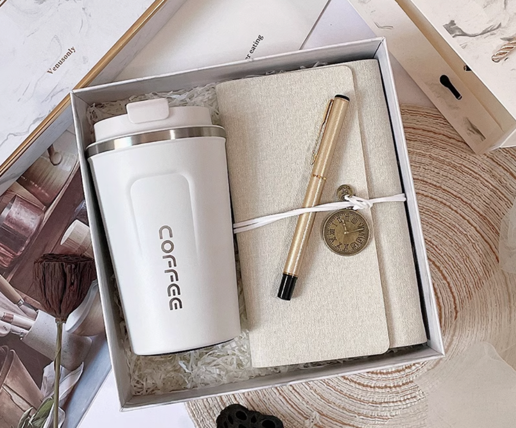 Essential White Gift Set – Versatile Coffee Cup, Fan, and More for Everyday Convenience