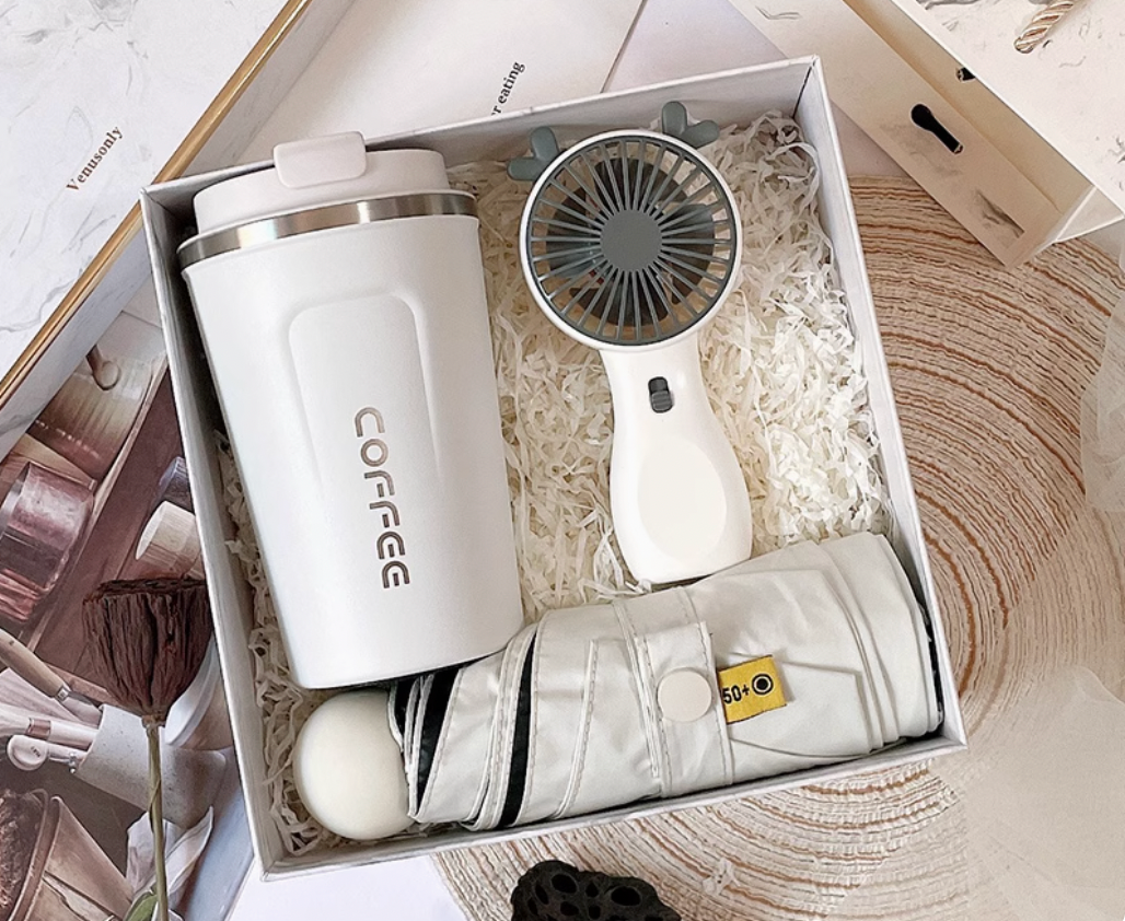 Essential White Gift Set – Versatile Coffee Cup, Fan, and More for Everyday Convenience