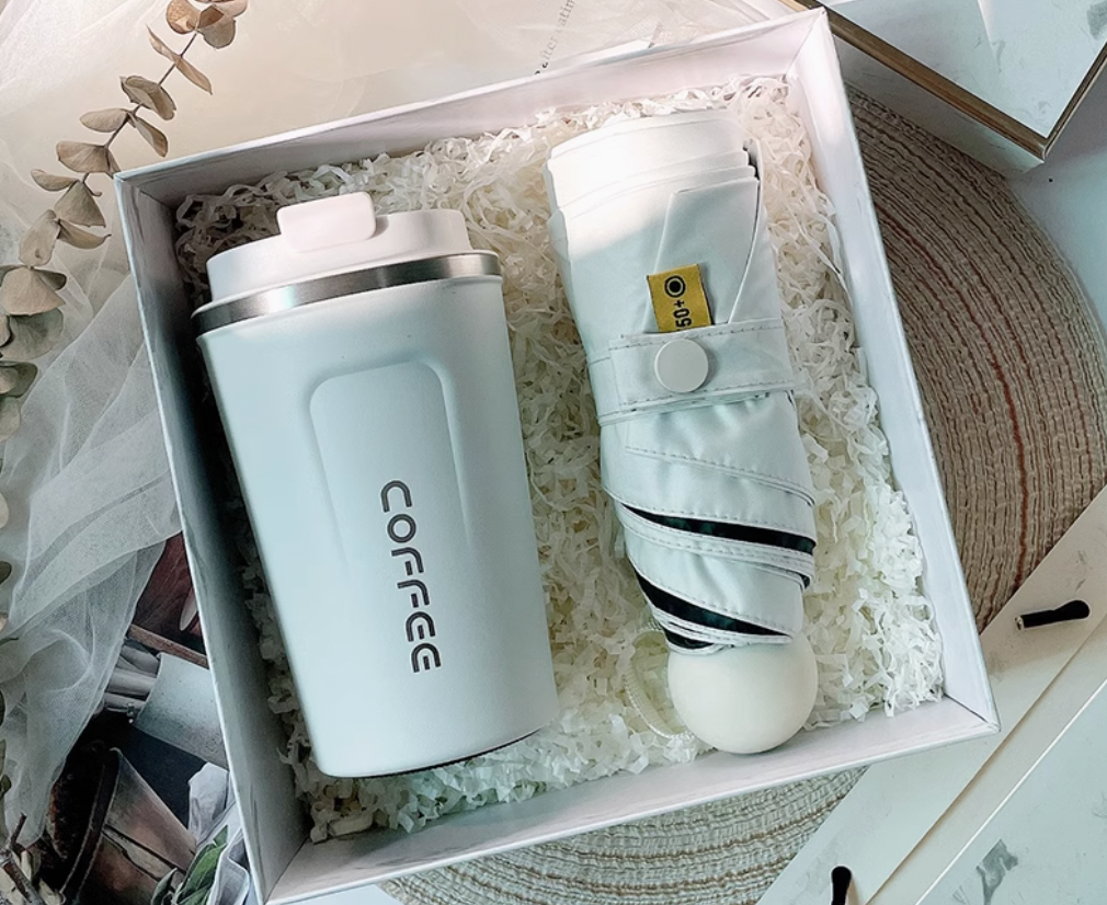 Essential White Gift Set – Versatile Coffee Cup, Fan, and More for Everyday Convenience
