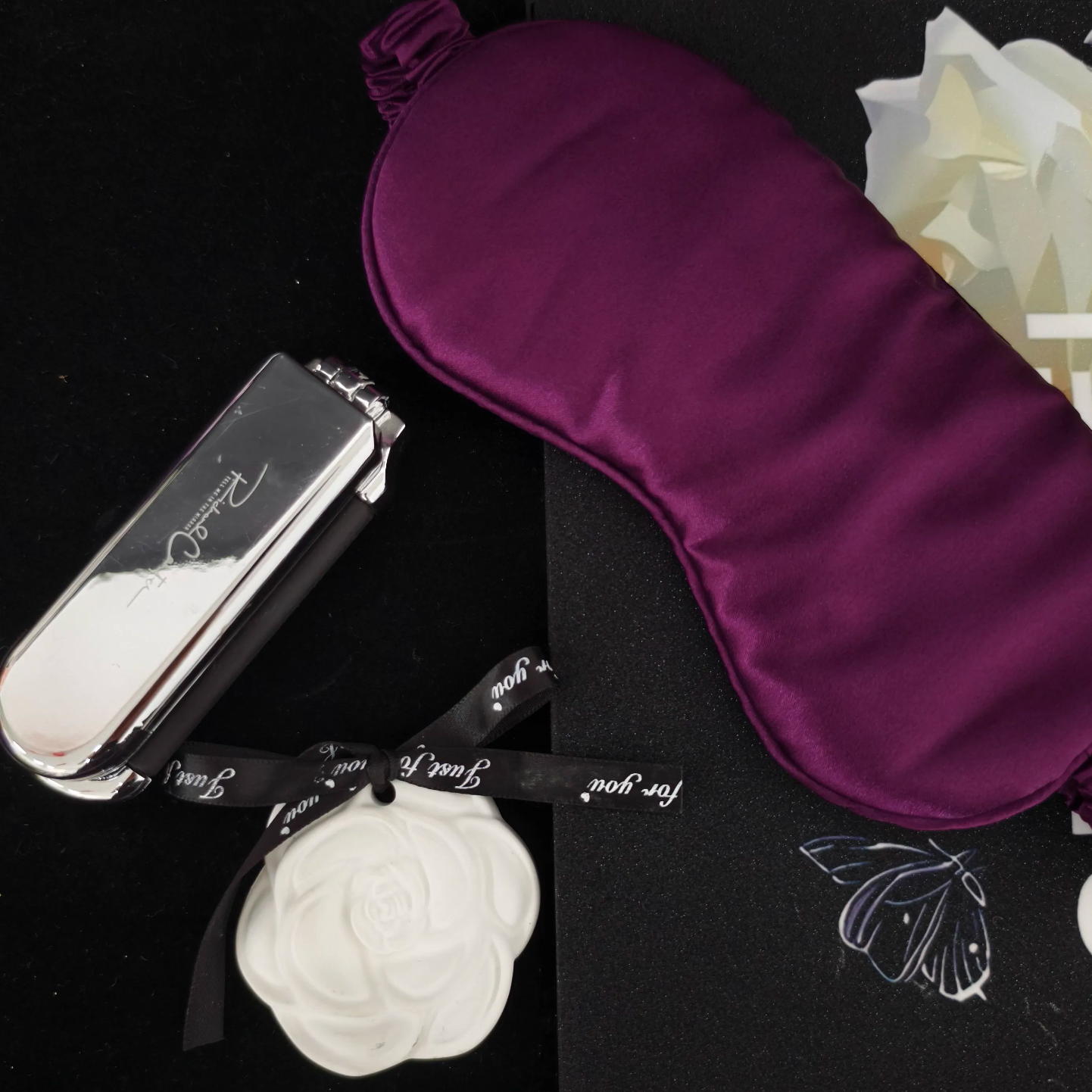 Premium Relaxation Gift Box with Black and Nude Claw Clips, Silk Eye Mask, Camellia Scent Diffuser,Flameless Aroma Diffuser