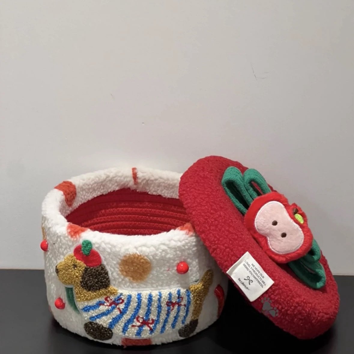 Handmade Dachshund Crochet Basket – Adorable Sausage Dog Storage Solution for Home Organization