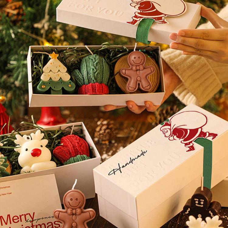 Christmas Themed Scented Candle Gift Box – 3-Pack with Wooden Candle Holder