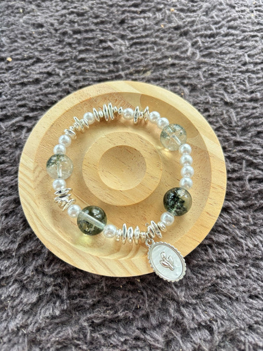 Green Phantom and Crystal Bracelet with Tulip and Pearl Accessories